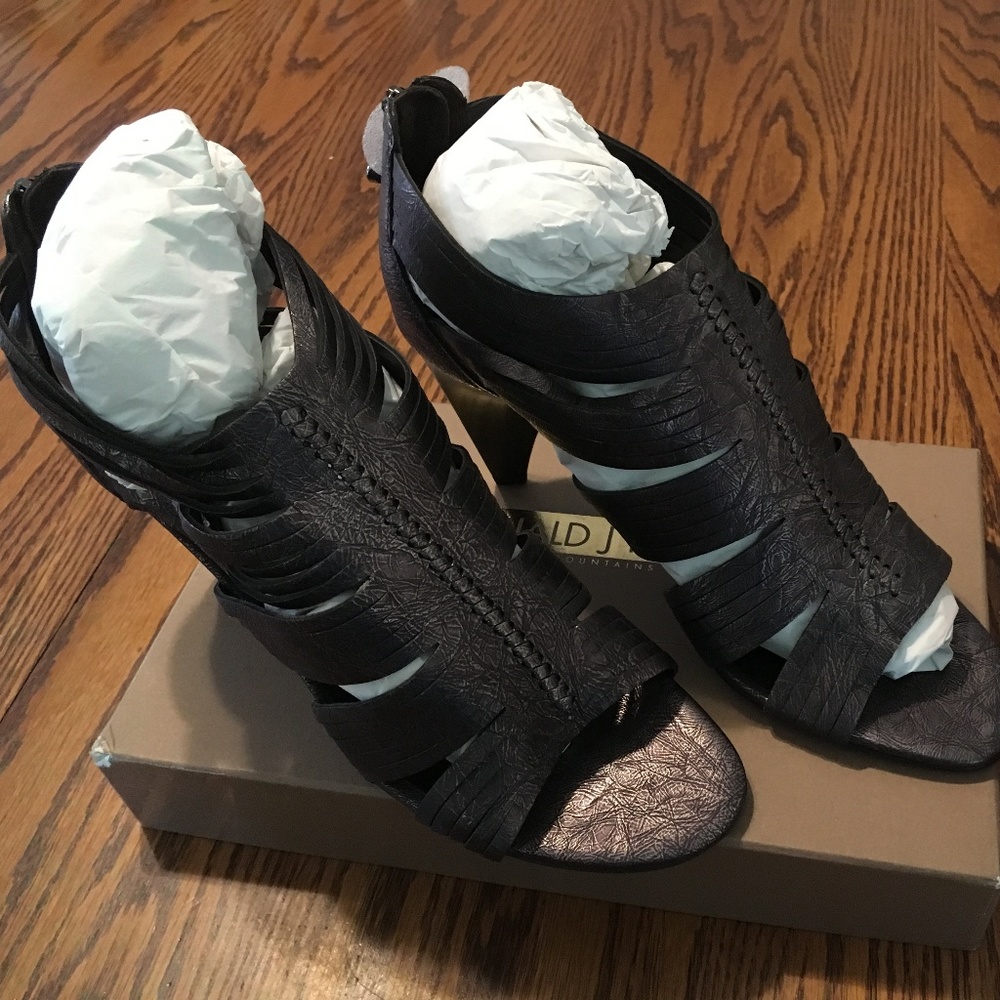 Donald J Pliner Pewter heels size 9.5M